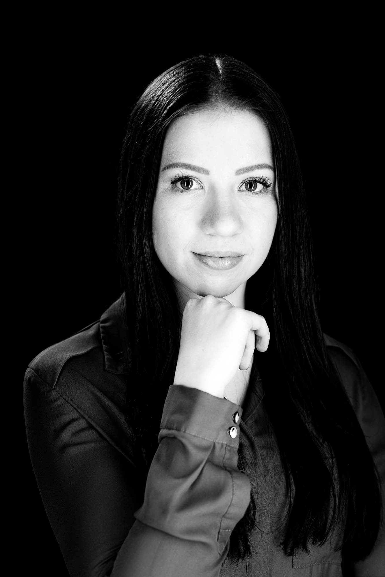 Export x3 Headshot  06605 Dez 01 2019 Bearbeitet Headshots 2019  Miro Nicole Nadine